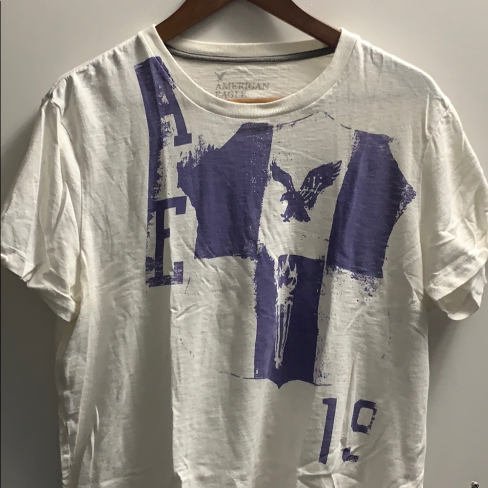 2/$10 American Eagle Tee Medium